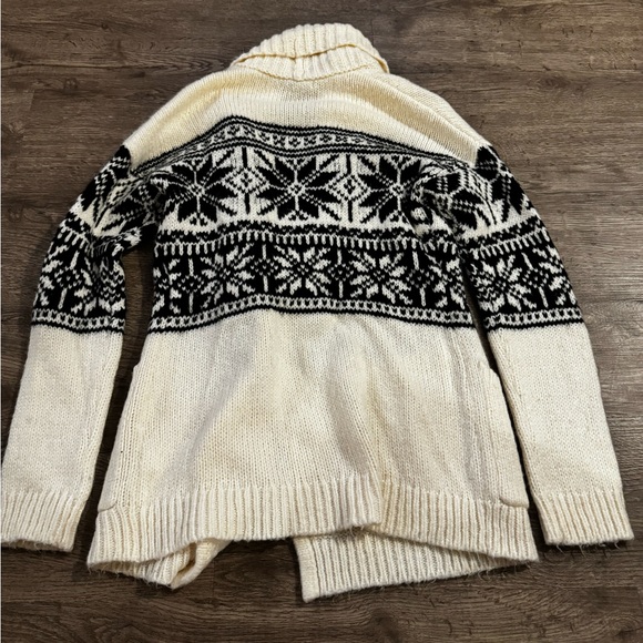 Gap winter pattern cardigan sweater size small - Picture 2 of 5